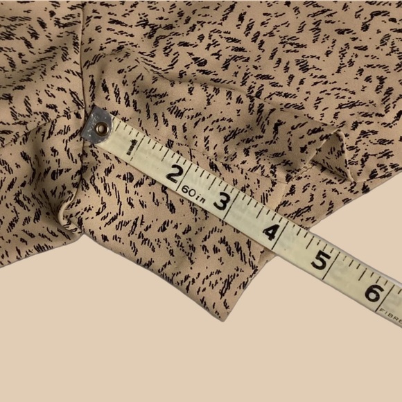 LOFT by Ann Taylor SP Women's Dress Shorts Side Zipper Pockets Tan & Navy Ch… - Picture 9 of 12